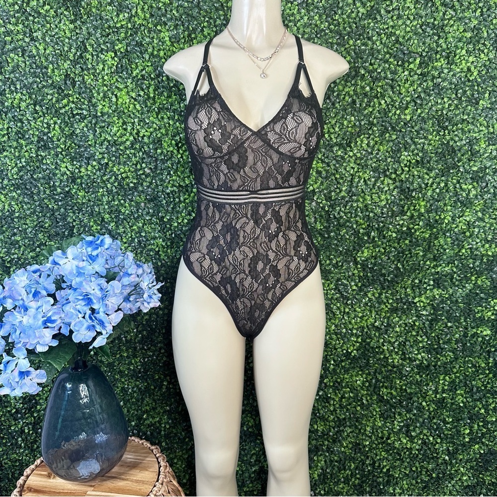 Open back lacey bodysuit nwt